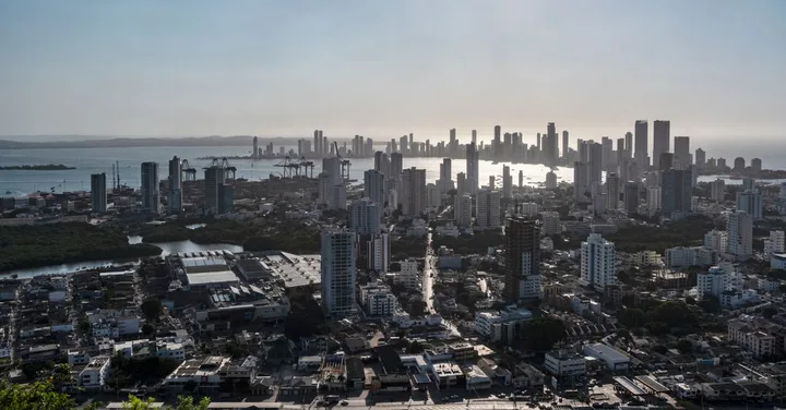 Cartagena Colombia: Walled City, Caribbean Beach and Nightlife Guide