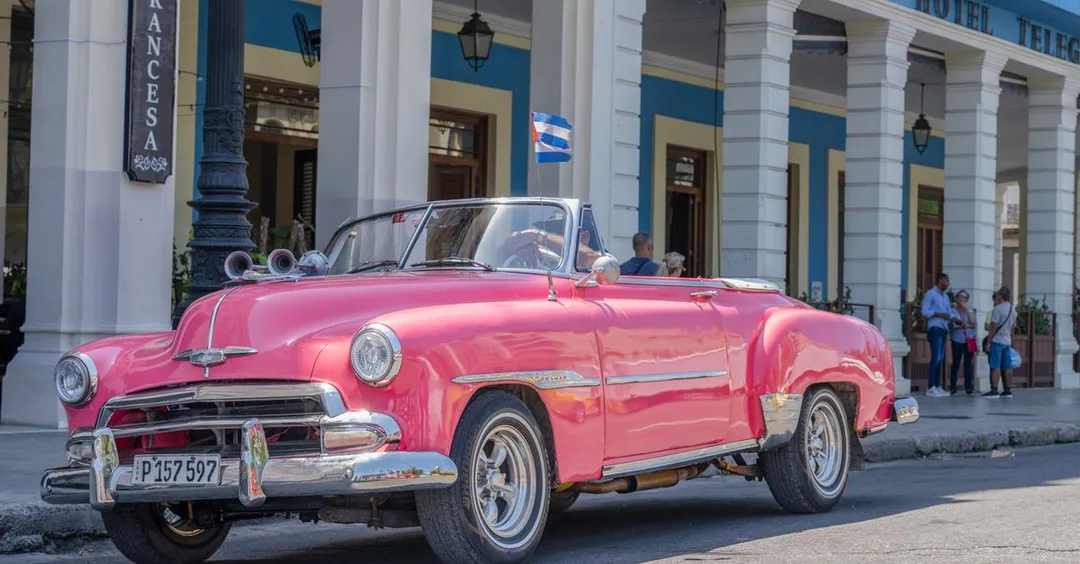Havana Cuba: Vintage Cars, Cigars and Colonial Architecture Guide