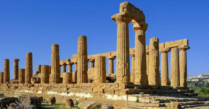 Sicily Italy: Ancient Greek Ruins, Etna and the Island Guide for Indians