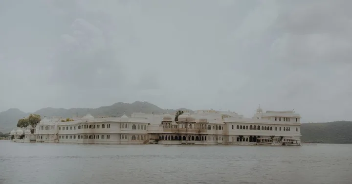 Udaipur Lake City Guide 2026: Best Hotels, Activities and Day Trips