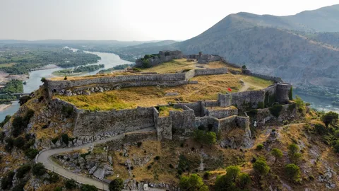 Rozafa Castle (Shkodër) Rozafa Castle (Shkodër)