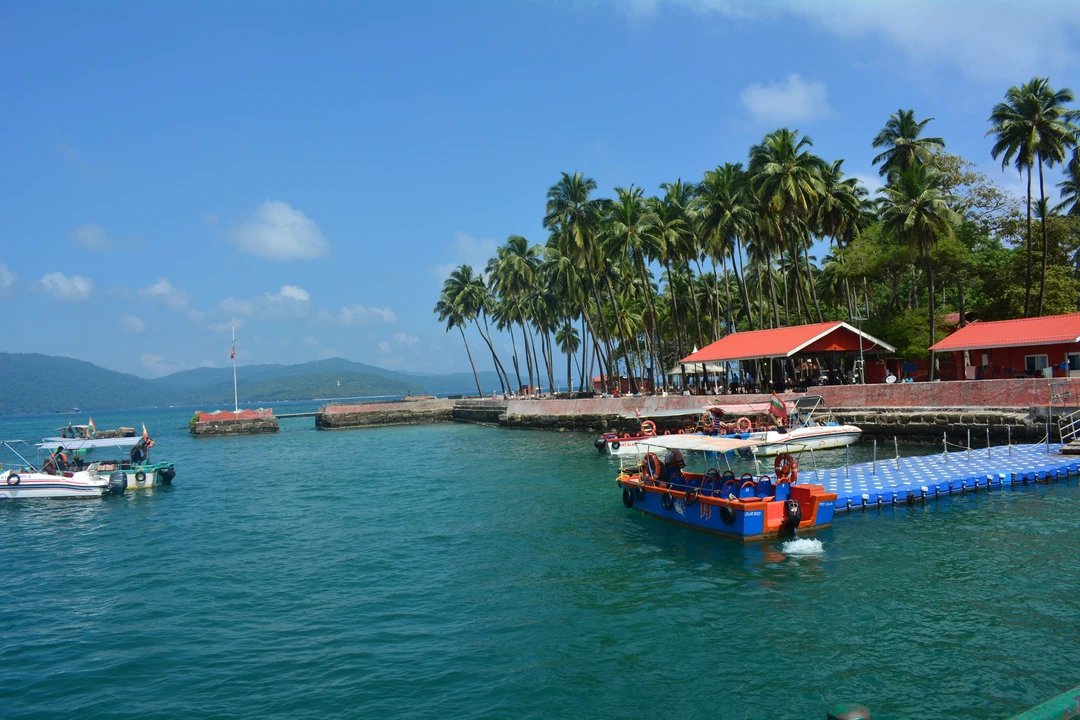 Andaman and Nicobar Islands Destination Andaman and Nicobar Islands - Tropical paradise of emerald waters