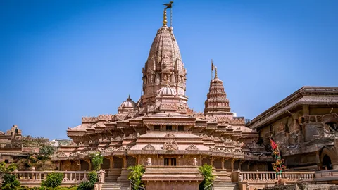 Amaravati Buddhist Heritage | Safari Sutra Holidays Ancient Buddhist stupa at Amaravati, Andhra Pradesh — heritage tour with Safari Sutra Holidays