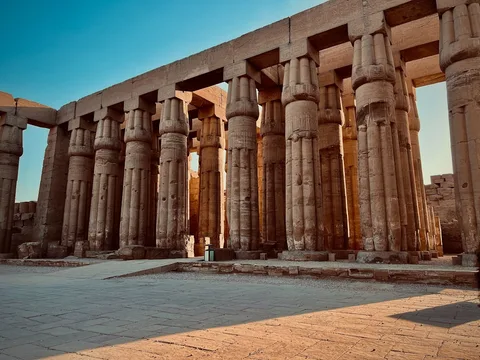 Karnak Temple Luxor — Egypt Heritage Tour | Safari Sutra Holidays Karnak Temple hypostyle hall columns Luxor Egypt — heritage tour for Indian travellers | Safari Sutra