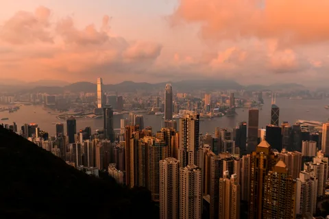 Victoria Peak Hong Kong | Safari Sutra Holidays Victoria Peak tram and Hong Kong city view — Peak experience in Hong Kong tour packages | Safari Sutra