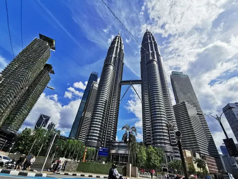 Petronas Twin Towers, Kuala Lumpur Petronas Twin Towers, Kuala Lumpur