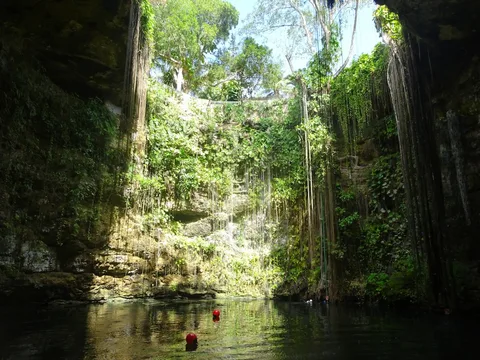 Cenote Ik Kil Cenote Ik Kil