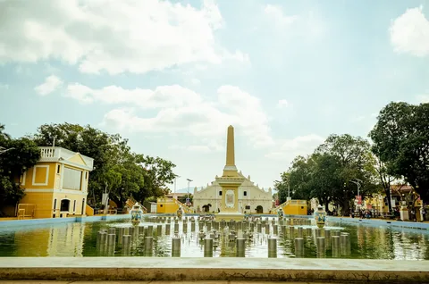 Vigan Colonial Heritage Philippines | Safari Sutra Holidays UNESCO heritage town of Vigan Philippines with colonial architecture and horse-drawn kalesa carriages
