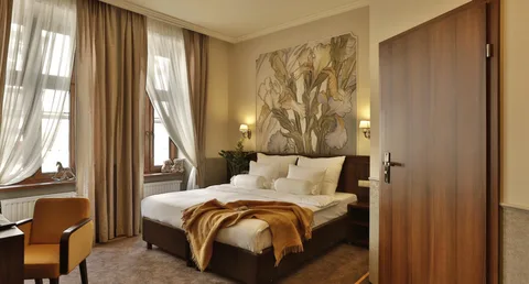 Heritage Hotel in Krakow | Safari Sutra Holidays Boutique heritage hotel in Krakow Old Town — Poland tour accommodation | Safari Sutra Holidays