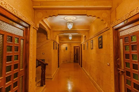 Heritage Haveli Stay in Rajasthan | Safari Sutra Holidays Heritage haveli courtyard in Rajasthan — curated stays by Safari Sutra Holidays