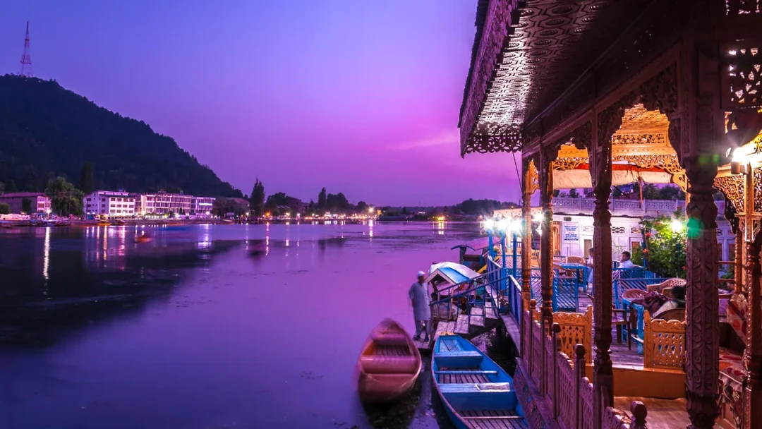 Srinagar: Floating Paradise Srinagar: Floating Paradise