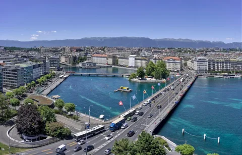 Lake Geneva (Lac Léman) Lake Geneva (Lac Léman)