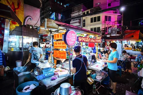 Thailand Street Food & Night Markets | Safari Sutra Holidays Bangkok night market street food stalls — Thailand food trail for Indian travellers | Safari Sutra Holidays