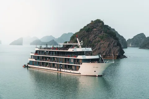 Halong Bay Cruise Vietnam | Safari Sutra Holidays Overnight junk boat cruise through Halong Bay limestone karsts Vietnam | Safari Sutra Holidays