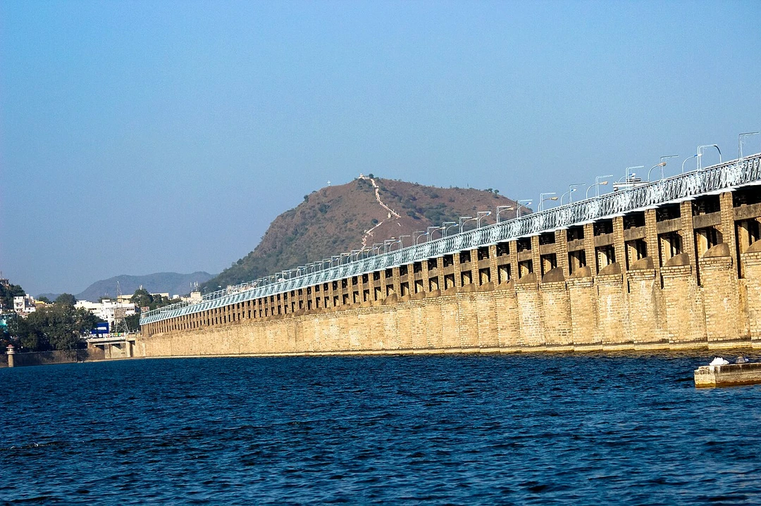 Vijayawada cityscape and Krishna River – Safari Sutra Tours from Vijayawada