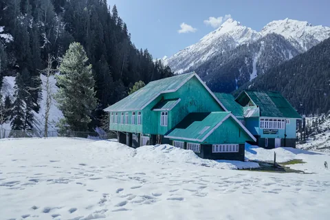 Kashmir in Winter: Snow on the Gondola, Ice on the Lake & Fire in the Kangri - Gallery Image 2 Kashmir in Winter: Snow on the Gondola, Ice on the Lake & Fire in the Kangri gallery 02