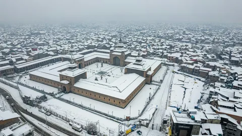 Kashmir in Winter: Snow on the Gondola, Ice on the Lake & Fire in the Kangri - Gallery Image 4 Kashmir in Winter: Snow on the Gondola, Ice on the Lake & Fire in the Kangri gallery 04