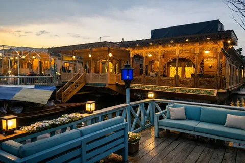 Kashmir Honeymoon: Seven Days Across the Valley's Most Romantic Moods gallery 02