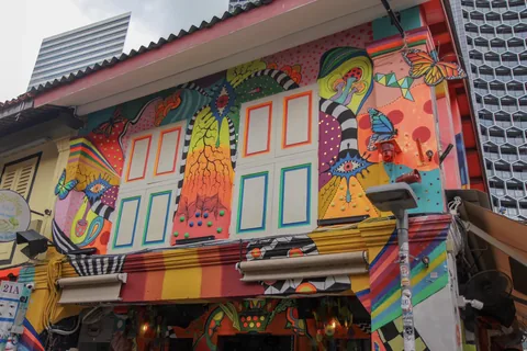Singapore Through the Lens: 6 Nights of Street Light, Architecture & Living Colour - Gallery Image 1 Singapore Through the Lens: 6 Nights of Street Light, Architecture & Living Colour gallery 01