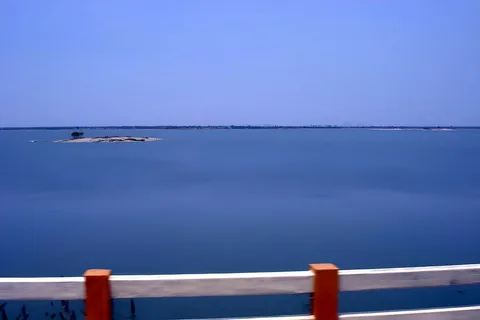 Telangana Temple Trail: Basara to Yadagirigutta | Safari Sutra Holidays Basara Saraswati Temple on the Godavari river on a Telangana temple tour package