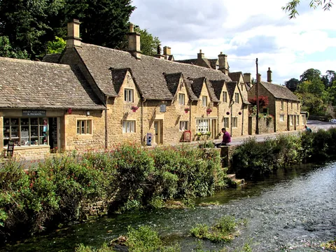 Classic England Family Circuit: London, Cotswolds & Bath - Gallery Image 2 Classic England Family Circuit: London, Cotswolds & Bath gallery 02