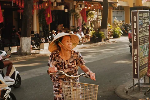 Vietnam Across the Centuries: Hanoi, Hoi An & Ho Chi Minh City Cultural Journey gallery 04